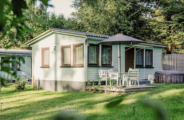 Waldhaus 2 mit Whirlpool - Ferienhäuser Insel Usedom - Direkt am Achterwasser!