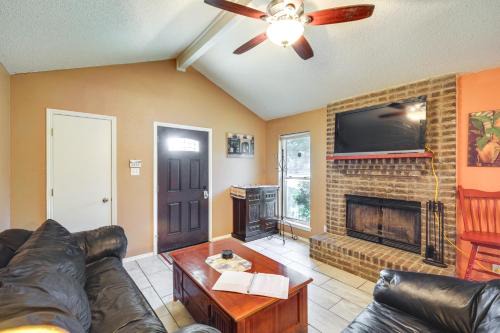 Walk to ATandT Stadium Game Day Home Base with Patio!