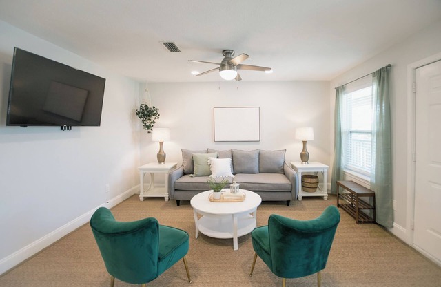 Walk to Beach, Near Pier Park/Top Golf, Large Yard