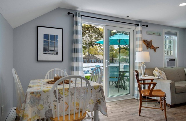 Walk To Beaches, Main Street, and Harbor. 2BR Cottage. Quiet Area. Captain Gosnold Village M6