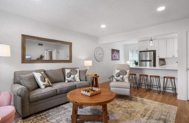 Walk to Downtown & Beach. Pool. Golf Cart Friendly
