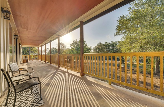 Walk to Guadalupe River: Seguin Home w/Fire Pit