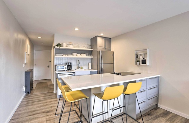 Walk to Main St: Modern Frisco Studio!