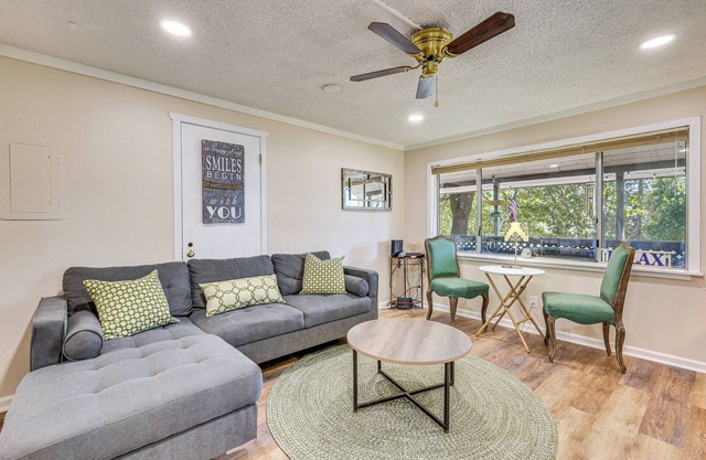 Walk to Marina: Central Bass Lake Studio w/Deck!