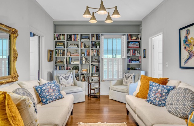 Walk to MSU | Spacious | Family Space