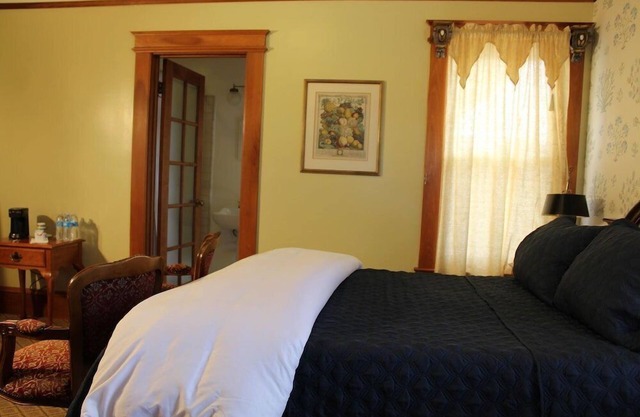 WALK TO OCEAN FROM OUR PREMIUM KING BED ROOMS