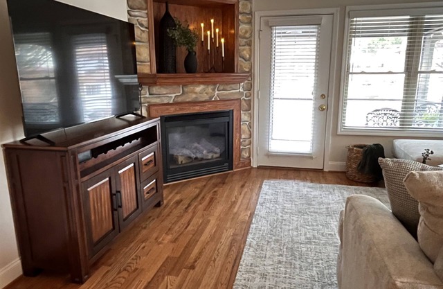 WALK to Oktoberfest! Elevator & 2 BDRMS just off Main St.