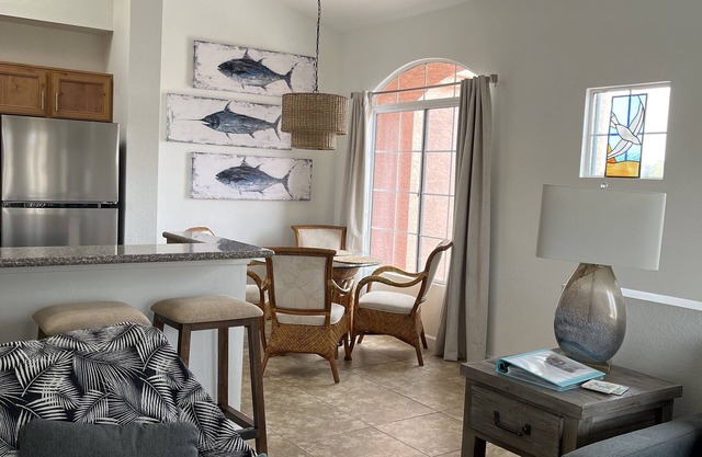 Walk to the lake ~ Cozy Condo