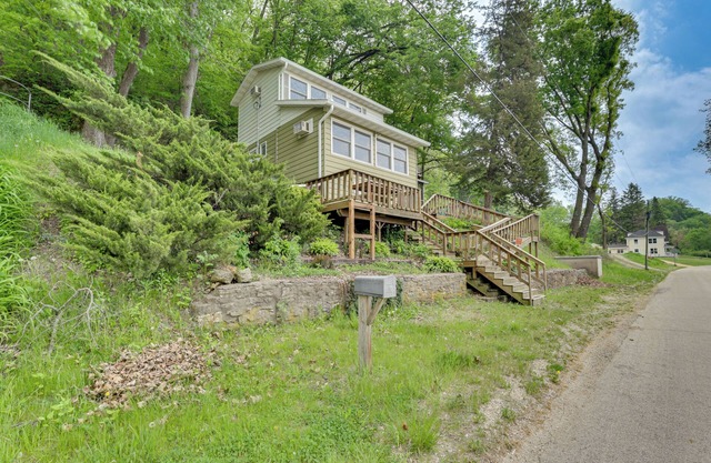 Walk to Wyalusing Beach: Cabin w/River View!