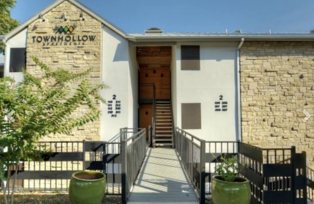 Walkable close to Downtown Neighborhood 78704 at it's best.