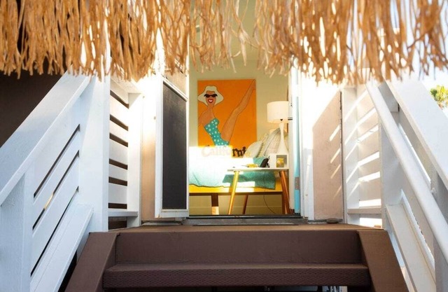 Walkable Hang Ten Hut in heart of Encinitas