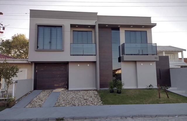 Walking distance to the beach!