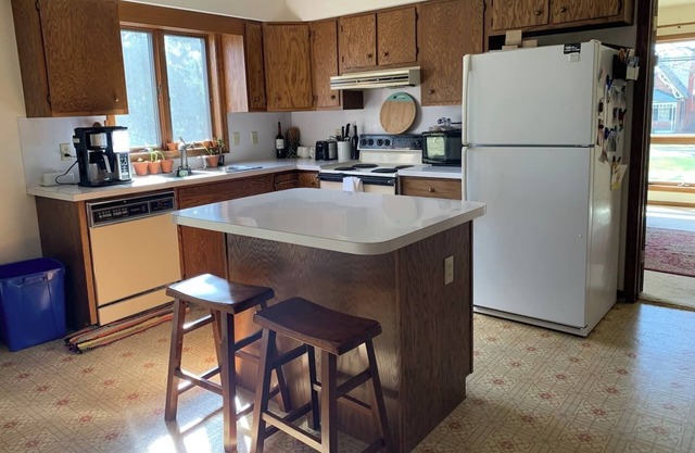 Walking Distance to Kenyon College- Gambier, OH