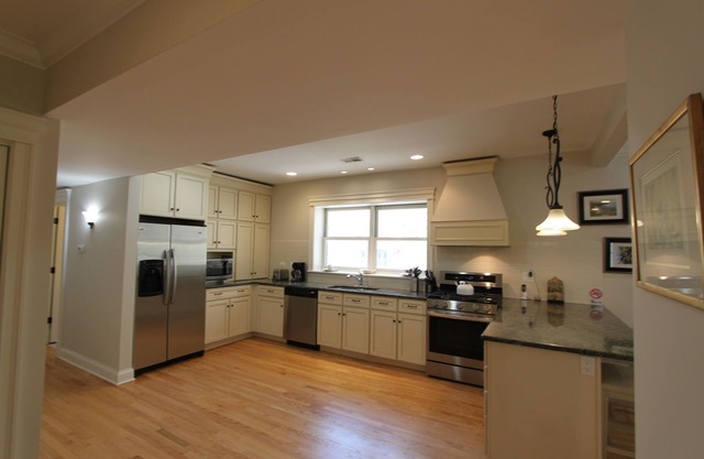 Walking distance to Lake Michigan, shops and restaurants.