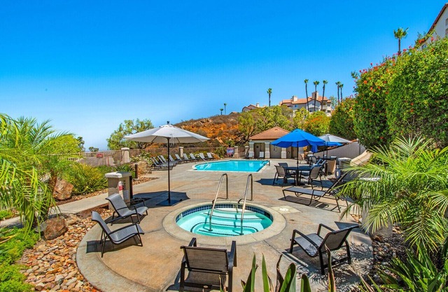Walking distance to the lake dog friendly🐶