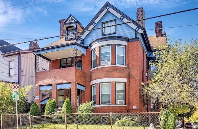 Walking Distance to Walnut St/UPMC/CMU