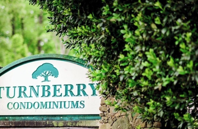 Walking distance to Vaught Hemmingway Stadium! Perfect for football Weekends!