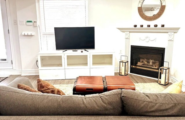 Walkout basement apartment close to heartland and Square one shopping center.