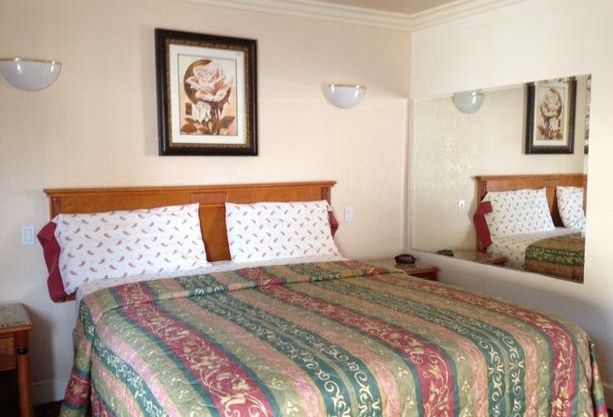 Walls Motel Long Beach