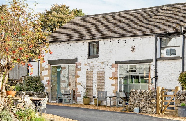 Walnut Cottage - UK43995