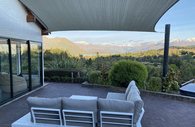 ~ Wanaka Ridgehouse ~