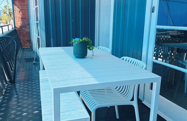 Wandal Loft ~ 3 bed apartment, central and convenient, everything you need!