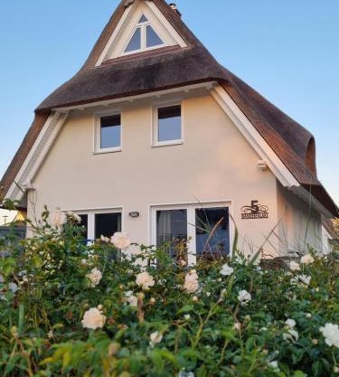 Wanderfalke - Ferienhaus mit Kamin und Sauna für 8 Personen