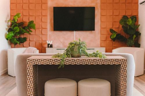 WANDERLUST-Joshua Tree Modern-boho Escape-Stargazing and Fire Pit