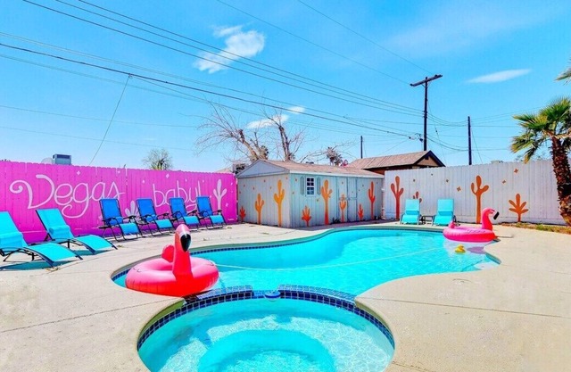 Want to visit Las Vegas without breaking the bank? We have exactly what you're looking for and more