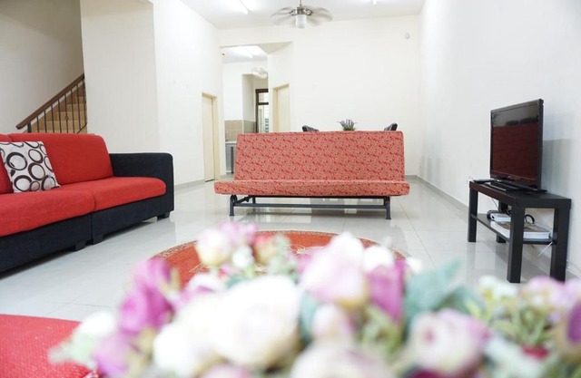 Warisan Indah Homestay Klia 