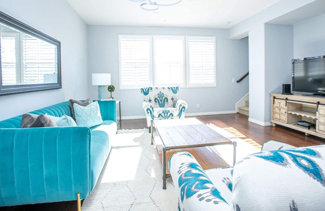 Warm and Comfortable in a Prime Location 3br/3.5ba