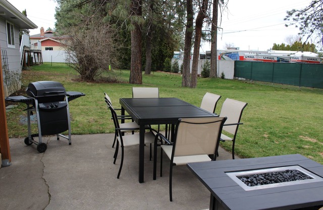 Warm and Inviting 2 Bedroom 1 Bath in North Spokane