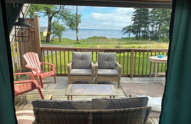Warm Ocean Waters | Cozy Cottage for Family Getaways