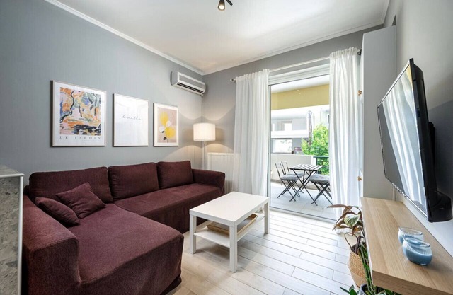 Warmth & Charm Island Style Apt