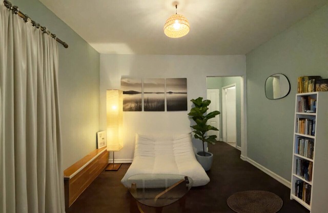 Wasabi Japanese Sanctuary 1BR-minutes to the city