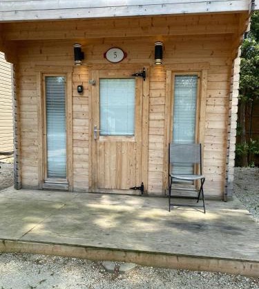 Wasaga Beach Bunkie 10