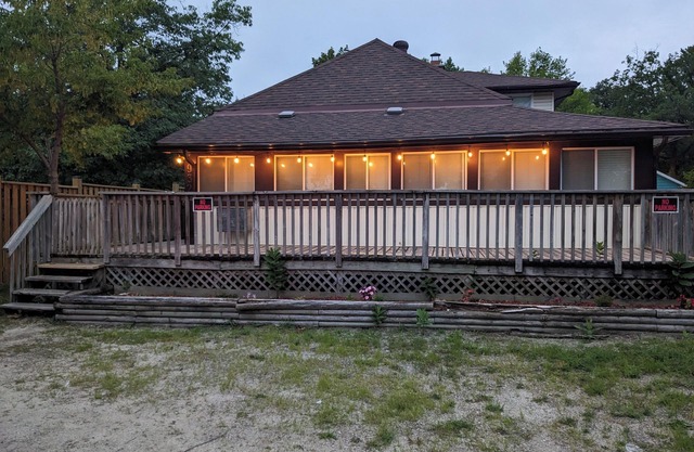 Wasaga Beach close to Beach 3 and the dog beach. lots of space for a big family