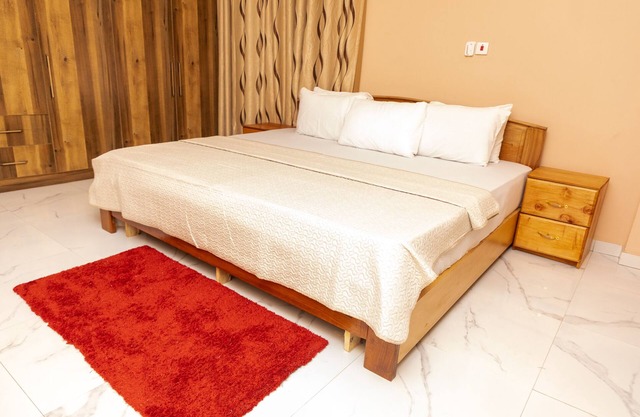 Washington Court - Executive One-Bedroom Furnished Apartment