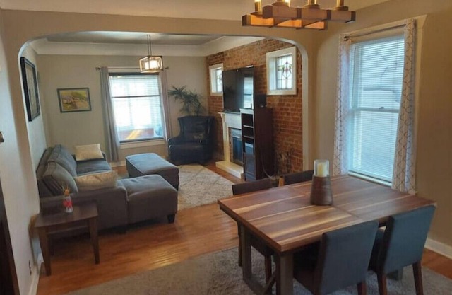 Washington Park Bungalow with hot tub!