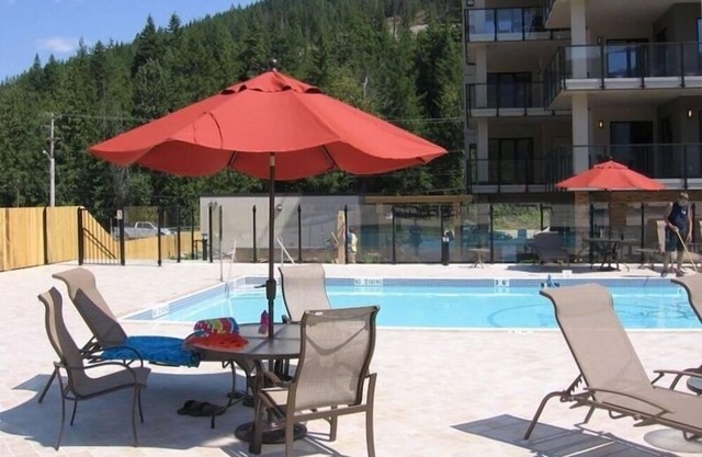 Water Front 3 Bedroom Condo on Mara Lake with Boat Slip