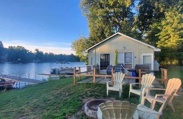 Water Front 3 Bedroom Cottage 10