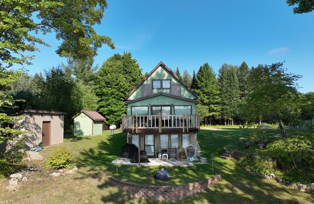 Water front House. Completely off-grid and just outside of town.