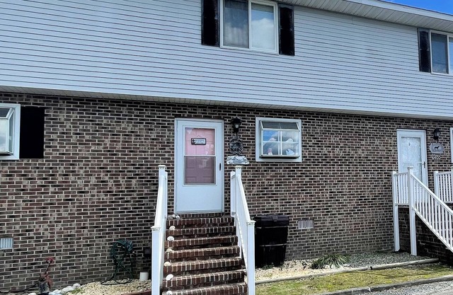 Water's Edge - Water Front/Access - Townhouse with community pier, NO LINENS