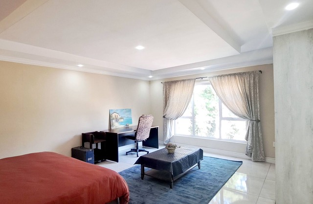 Waterfall City Guest Lodge - Presidential Suite