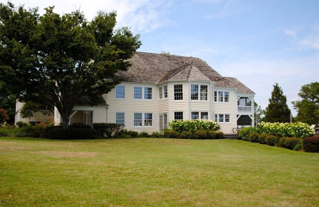 Waterfowl Special! Waterfront,Pool, Dock, Hot Tub. Minutes from Festivities.