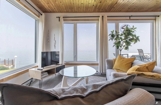 Waterfront - Incredible- Le Deriveur