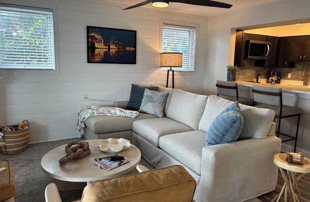 Waterfront 2-Bedroom Condo on Spa Creek