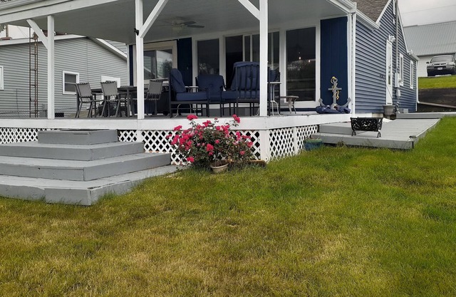Waterfront 2 BR, 2 Bath Cottage; Fully Remodeled with Free Dock