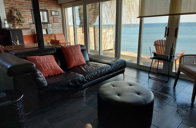 Waterfront 3+beds, 1 1/2 bath, hot tub, 3 private patios, shallow lake access.n