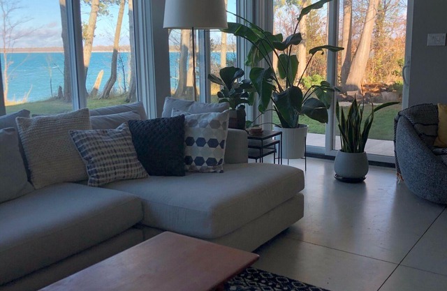 Waterfront 4-bedroom house near Sandbanks in Prince Edward